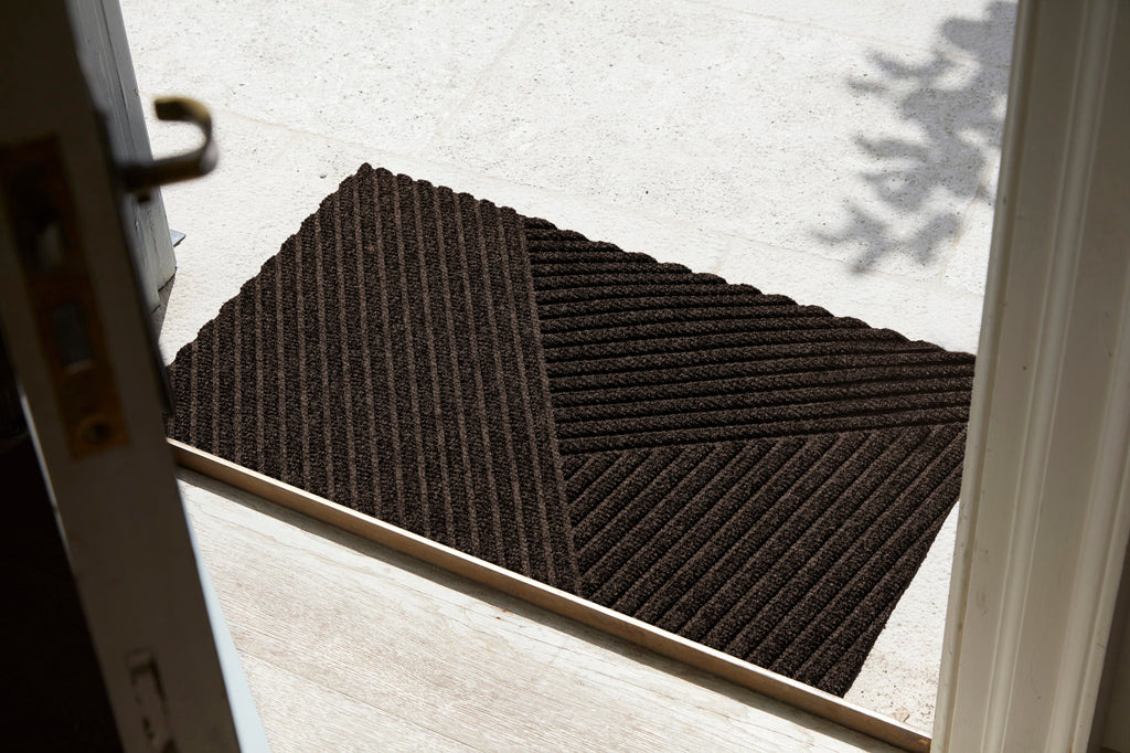 Stripes dark brown 45x75 cm