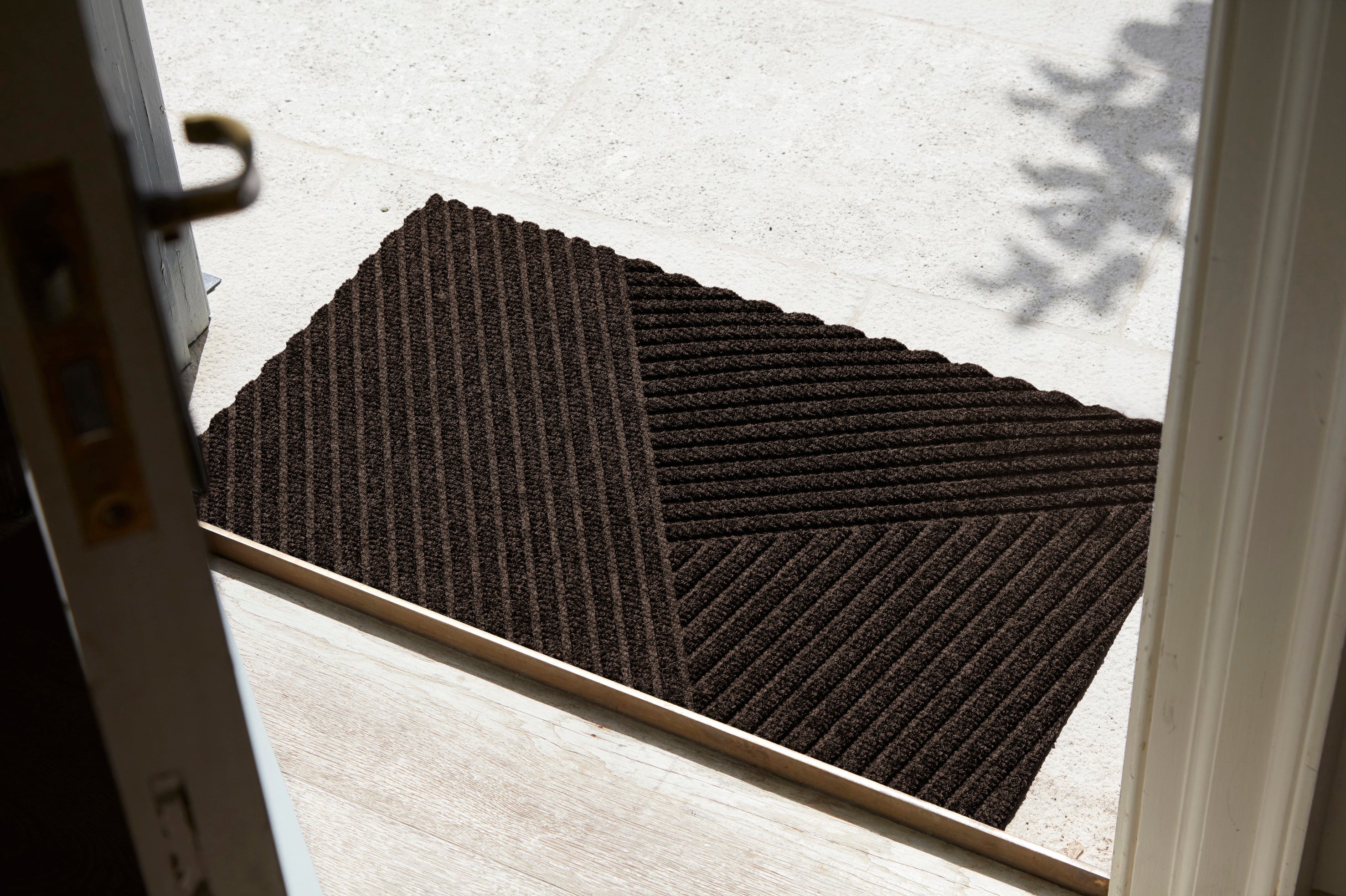 Stripes dark brown 45x75 cm