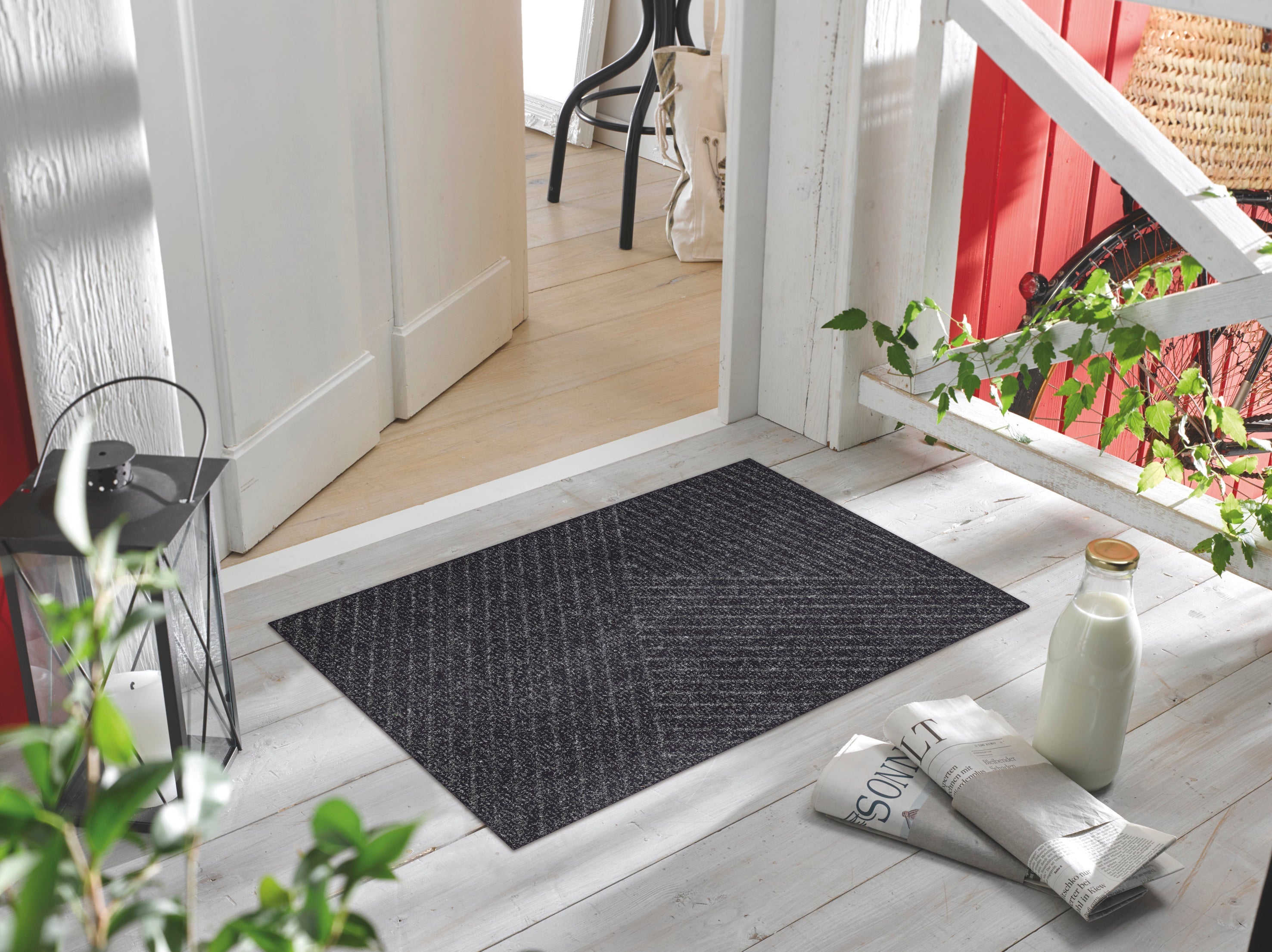 Stripes dark grey 45x75 cm