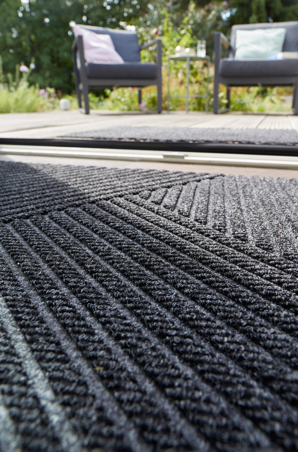 Stripes dark grey 45x75 cm