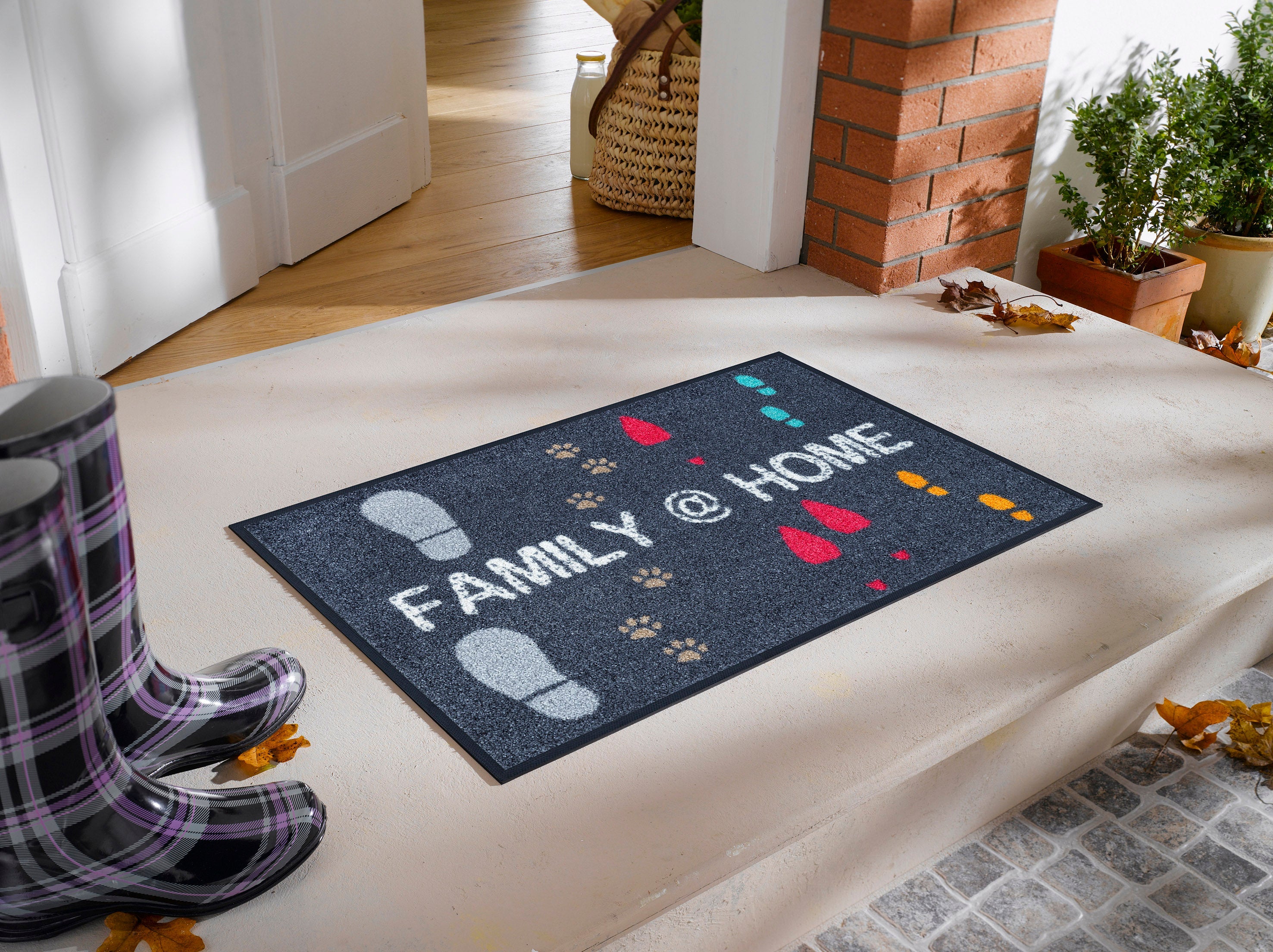 Family @ Home 50x75 cm